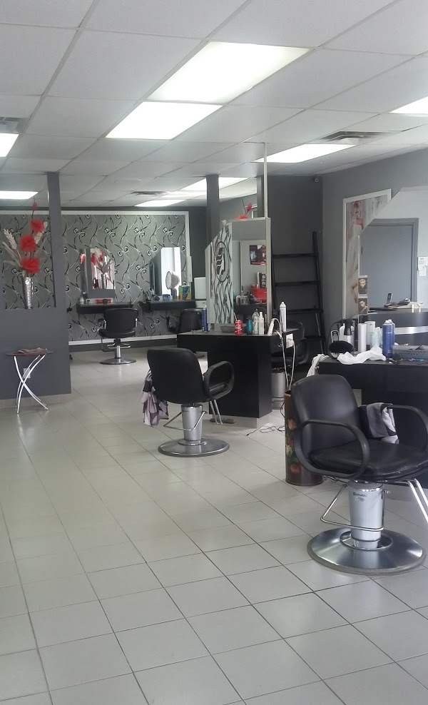 Studio beauté la tête aux pieds | 465 Rue Saint-Isidore, Saint-Lin - Laurentides, QC J5M 2V1, Canada | Phone: (450) 439-8585