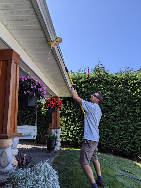 Four Seasons Exterior Cleaning | 3310 Savannah Pl, Nanaimo, BC V9T 6R9, Canada | Phone: (250) 327-9566