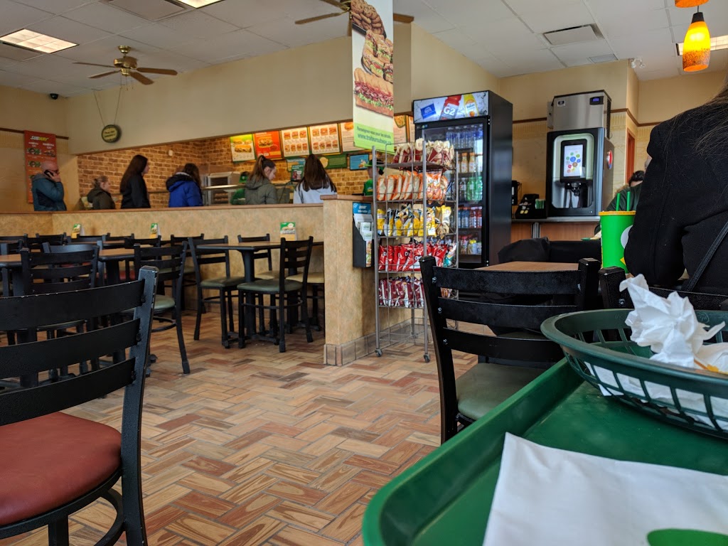 Restaurant SUBWAY | 30 Boulevard Jacques-Cartier N, Sherbrooke, QC J1J 2Z2, Canada | Phone: (819) 564-1782