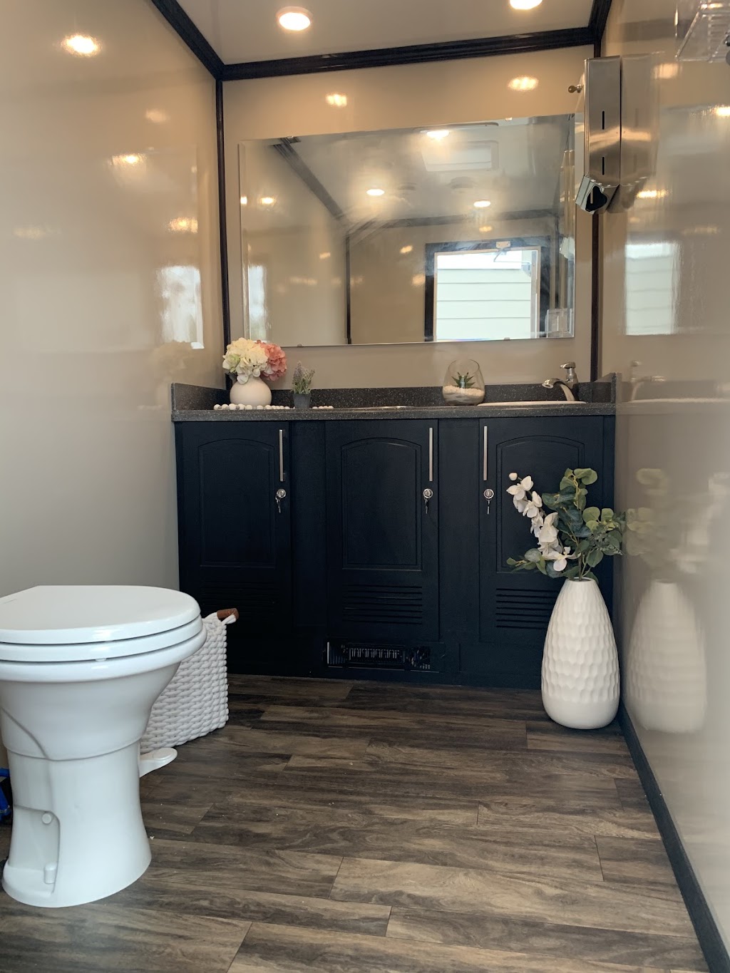 The Lux Loo Portable Restrooms Ltd. | 1123 Lamar Dr, Kamloops, BC V2C 5C5, Canada | Phone: (778) 220-6969