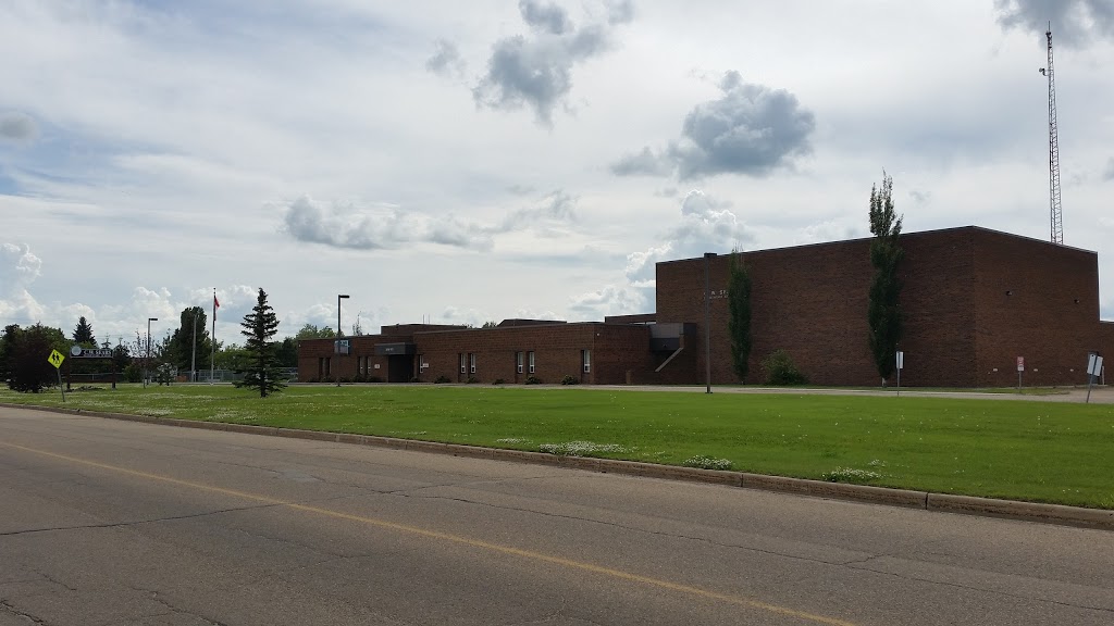 C W Sears Elementary School | 5716 47 St, Tofield, AB T0B 4J0, Canada | Phone: (780) 662-3010