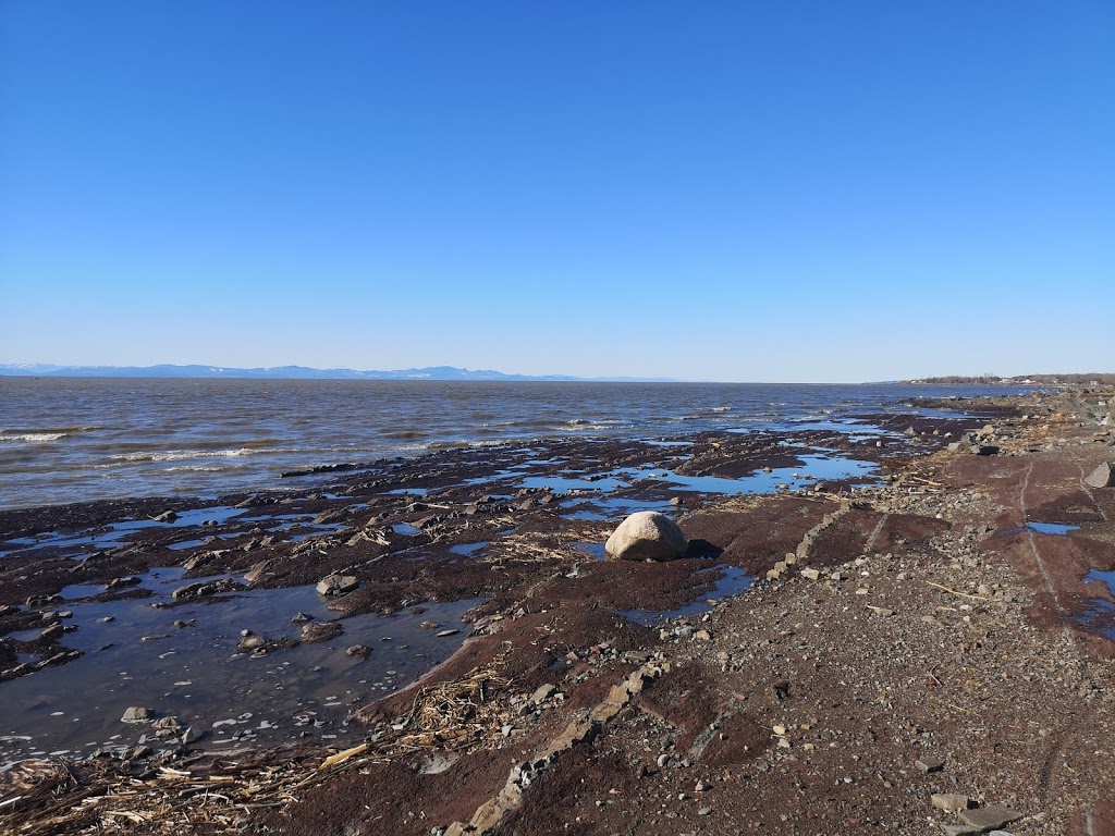 Gîte Les Pieds Dans LEau | 549 Chemin des Pionniers E, LIslet, QC G0R 2B0, Canada | Phone: (418) 247-5575