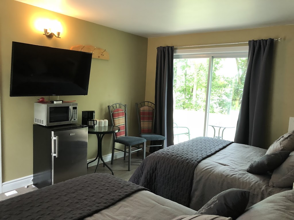 Motel Saint-Ours | 2308 Chemin des Patriotes, Saint-Ours, QC J0G 1P0, Canada | Phone: (450) 785-2403