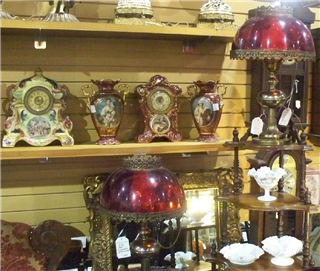 Roadshows 400 Antiques Mall | 2207 Industrial Park Rd, Innisfil, ON L9S 3V9, Canada | Phone: (705) 436-6222