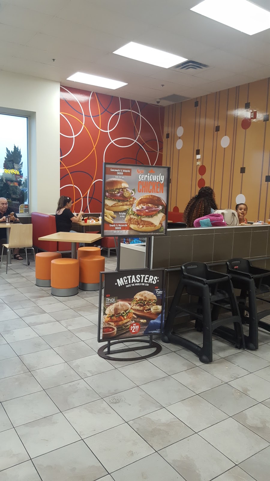 McDonalds | 3155 Argentia Rd, Mississauga, ON L5N 8E1, Canada | Phone: (905) 824-3728