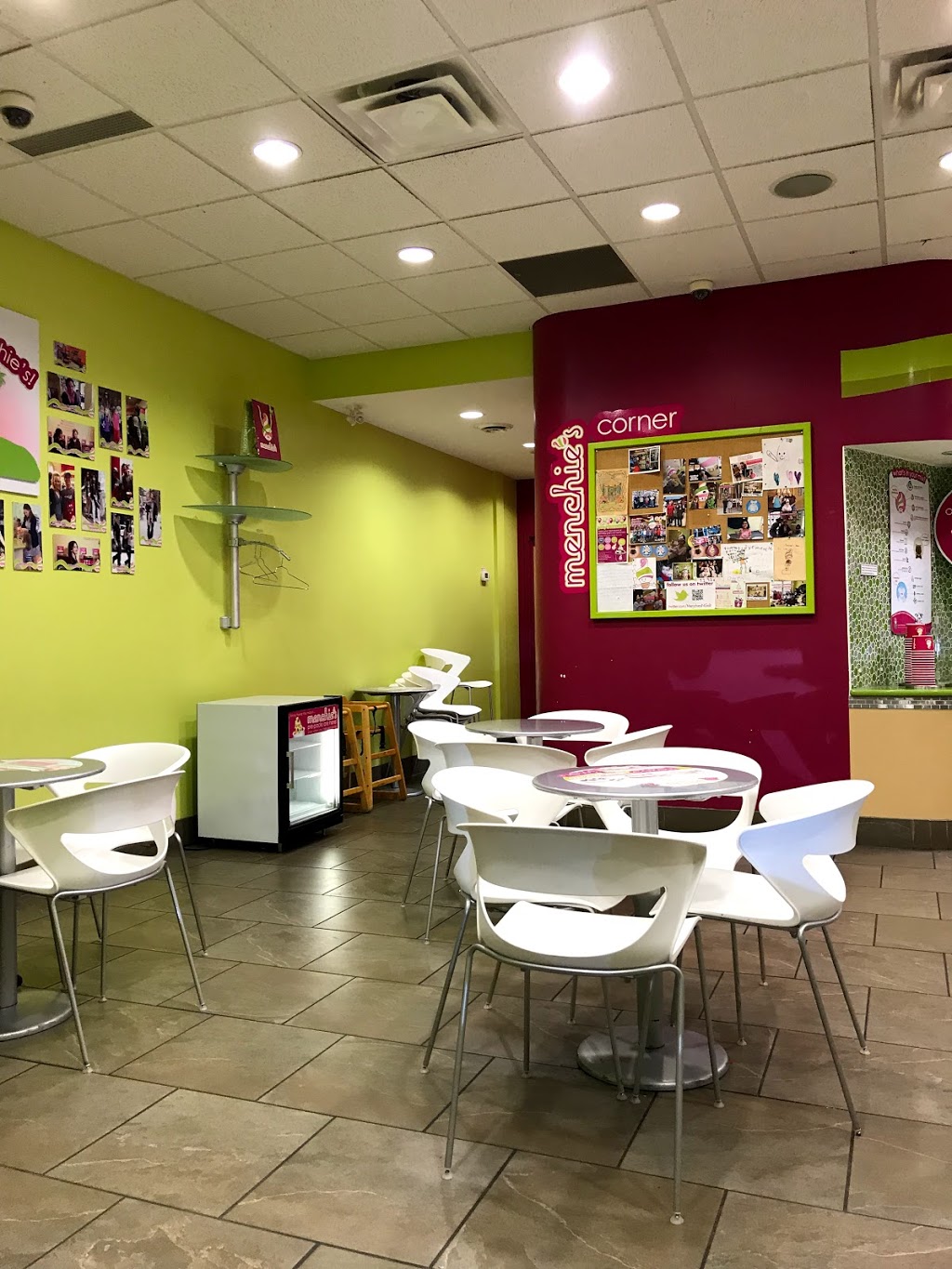 Menchies Frozen Yogurt | 95 Saginaw Pkwy #2, Cambridge, ON N1T 1W2, Canada | Phone: (519) 620-4205