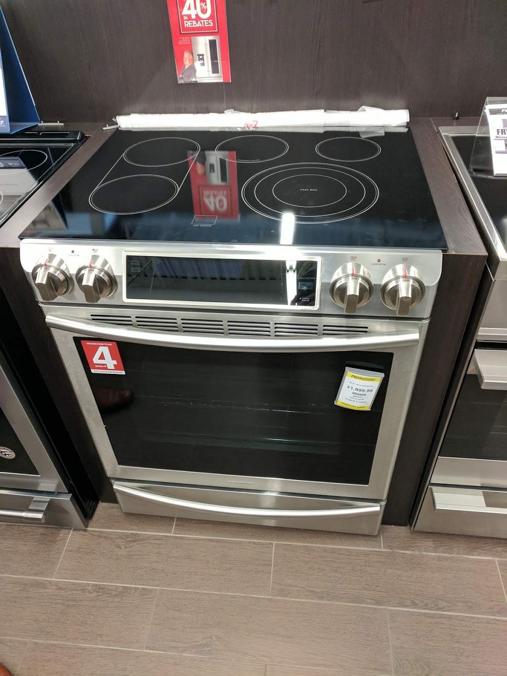 Corbeil Appliances | 2685 Iris Street - Pinecrest Shopping Center, Ottawa, ON K2C 3S4, Canada | Phone: (613) 828-4033