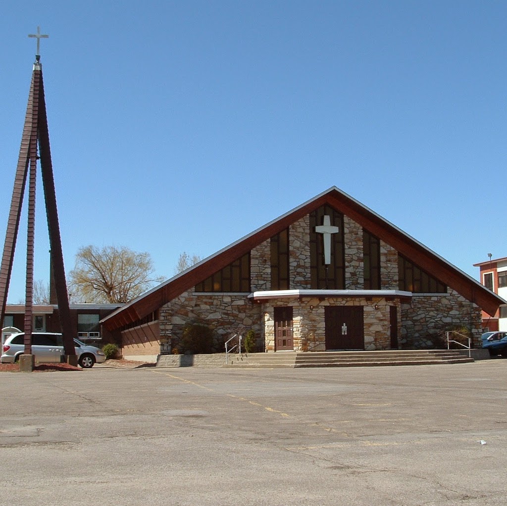 Holy Redeemer | 421 Curé-Labelle Boul, Blainville, QC J7C 2H4, Canada | Phone: (450) 437-2018