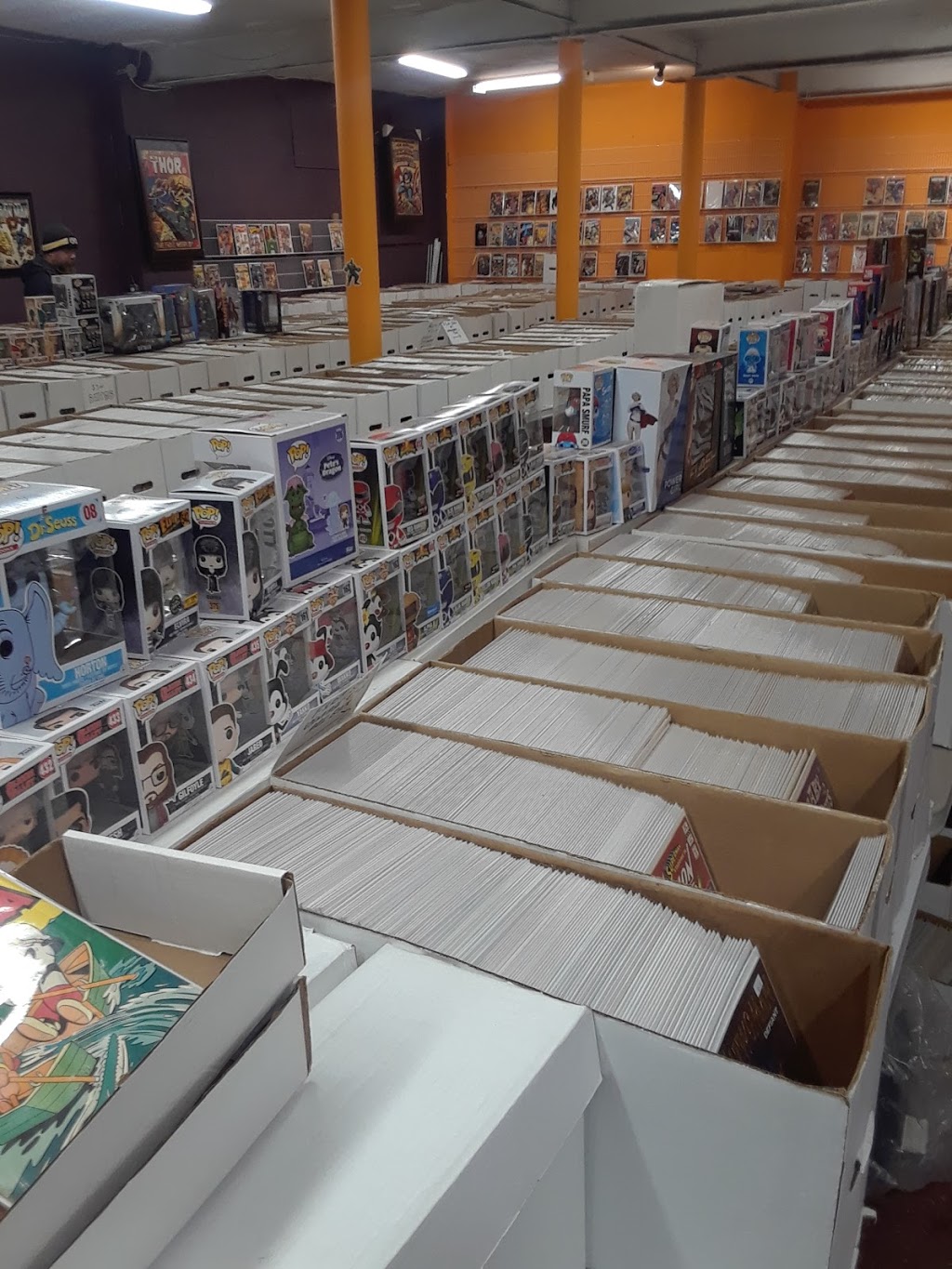 Kitchener Comic Book Warehouse | 3310 King St E, Kitchener, ON N2A 1B3, Canada | Phone: (519) 748-0555