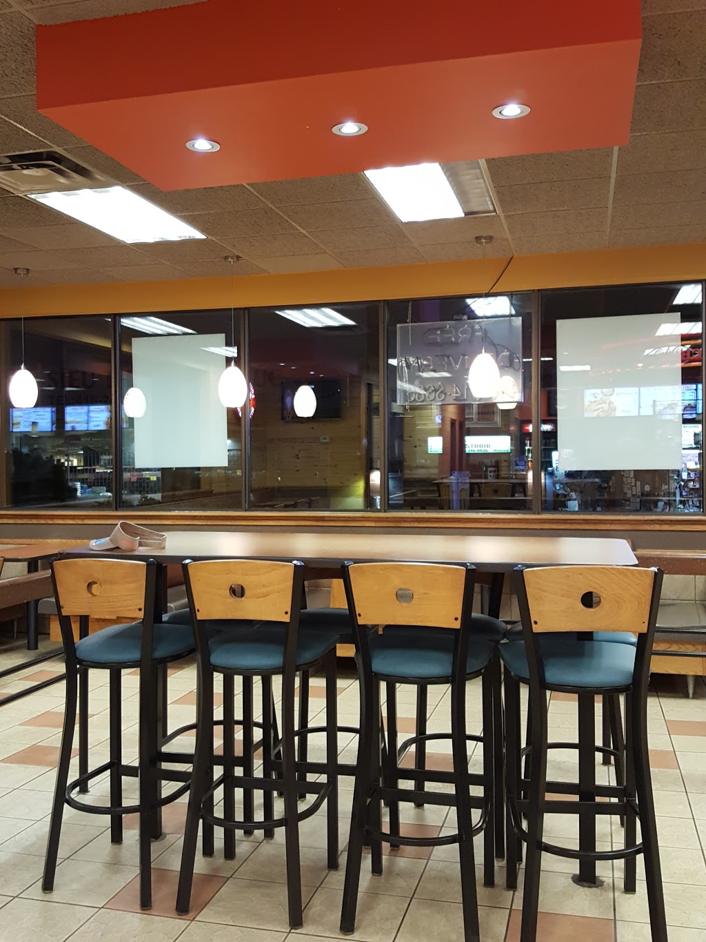 Popeyes Chicken & Biscuits | 1975 Weston Rd, York, ON M9N 1W8, Canada | Phone: (416) 614-8686