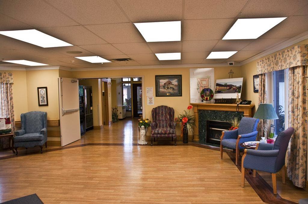 Fiddicks Nursing Home Ltd | 437 1st Ave, Petrolia, ON N0N 1R0, Canada | Phone: (519) 882-0370