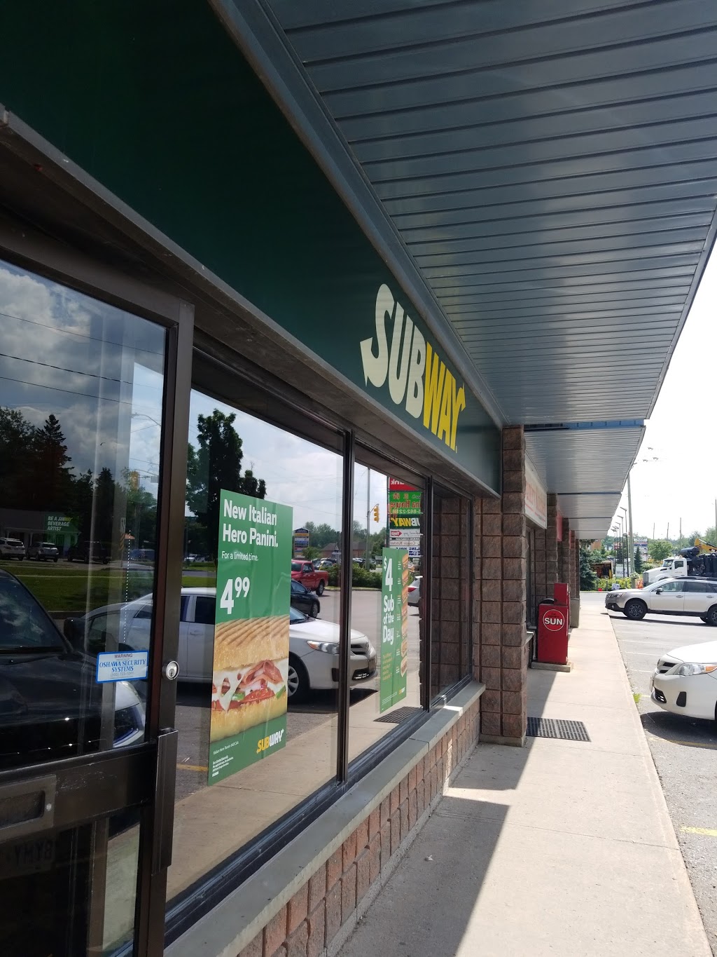 Subway | 1 Douglas Rd Unit 5, Uxbridge, ON L9P 1S9, Canada | Phone: (905) 852-0111