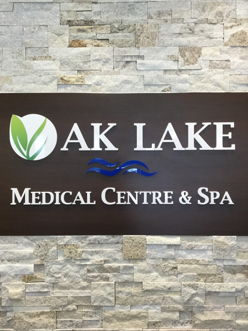 Oak Lake MED Spa | 146 Lakeshore Rd W, Oakville, ON L6K 1E4, Canada | Phone: (289) 837-4747