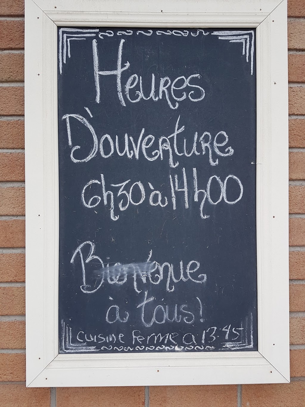 Café Goût et Délices | 1190 Rue Notre-Dame, Lavaltrie, QC J5T 1M4, Canada | Phone: (450) 935-0943