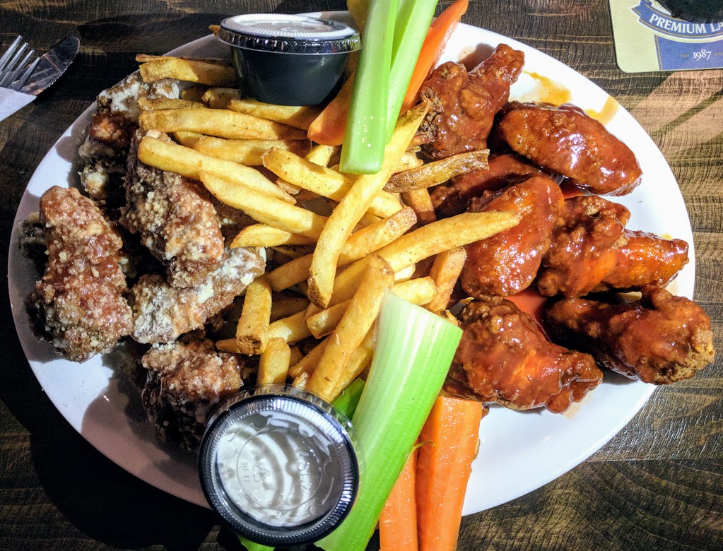 Wild Wing | 9580 Yonge St, Richmond Hill, ON L4C 1V6, Canada | Phone: (905) 237-6940