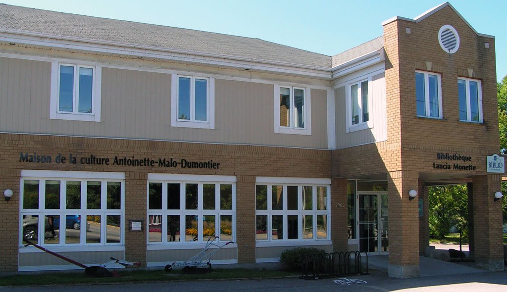 Public Library | 7393 Boulevard du Curé Labelle, Labelle, QC J0T 1H0, Canada | Phone: (819) 681-3371