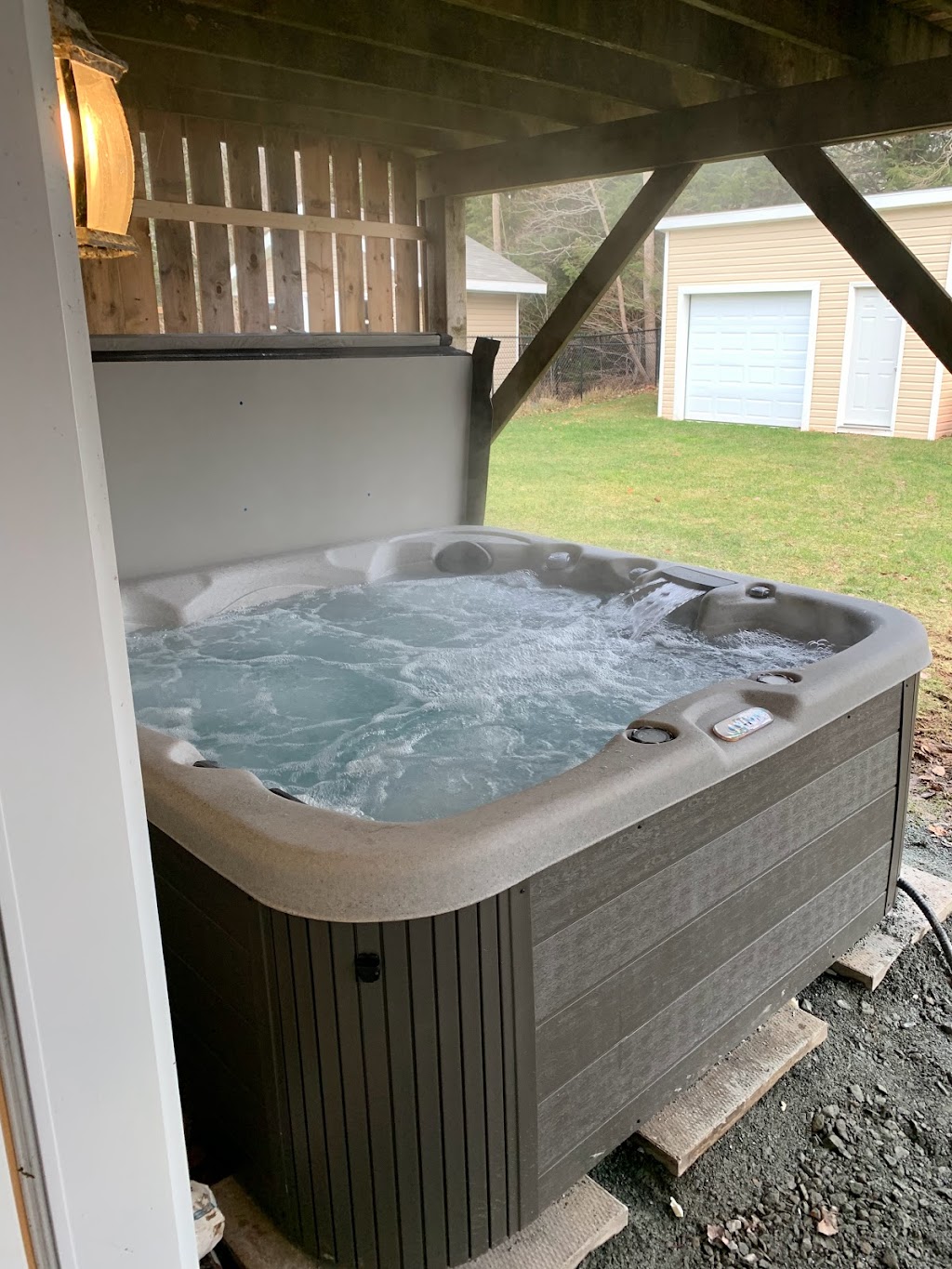 Hot Tub Universe | 20 Duke St, Bedford, NS B4A 2Z5, Canada | Phone: (902) 576-5115