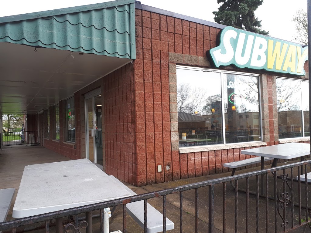 Subway | 8044 Portage Rd, Niagara Falls, ON L2G 5Z1, Canada | Phone: (905) 295-9021