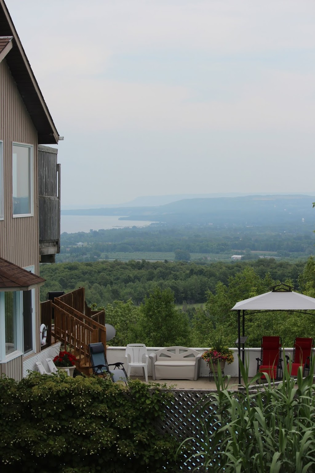 Irish Mountain Bed and Breakfast | R.R. 1, Meaford, ON N4L 1W5, Canada | Phone: (519) 538-2803