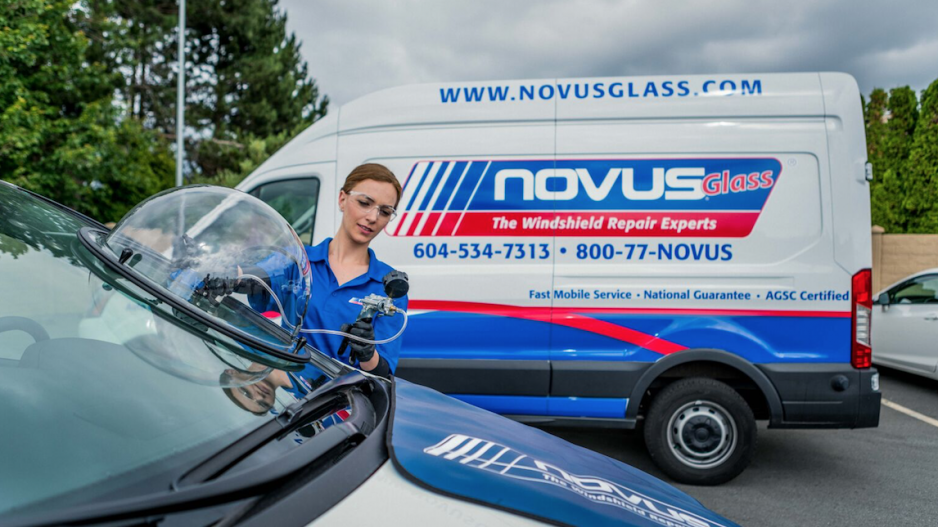 NOVUS Glass South Surrey | 2546 King George Blvd, Surrey, BC V4P 1H5, Canada | Phone: (604) 535-8852