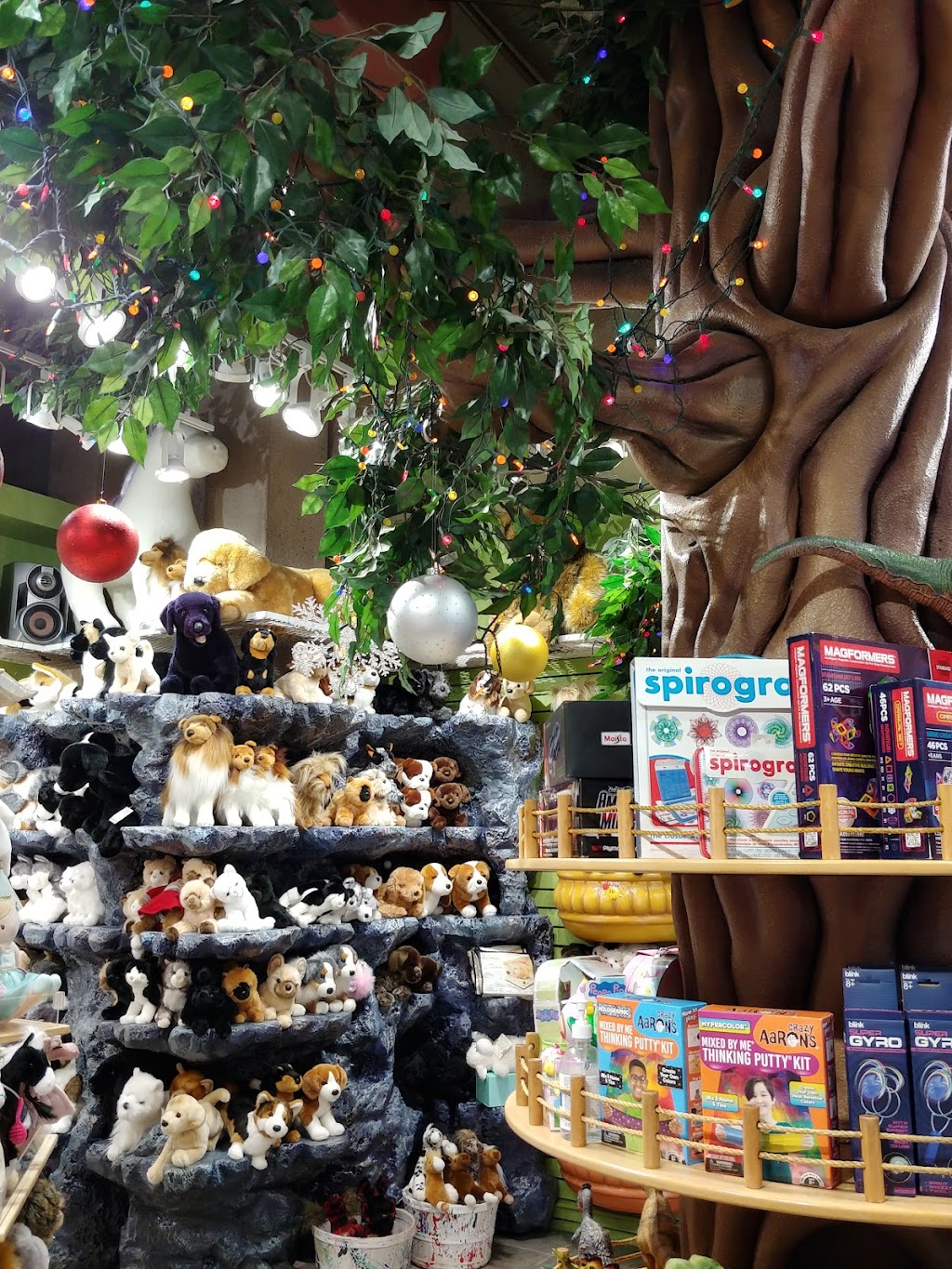 Whos Who In The Zoo Concourse A Store | 2000 Airport Rd NE #8101, Calgary, AB T2E 6W5, Canada | Phone: (403) 291-7037