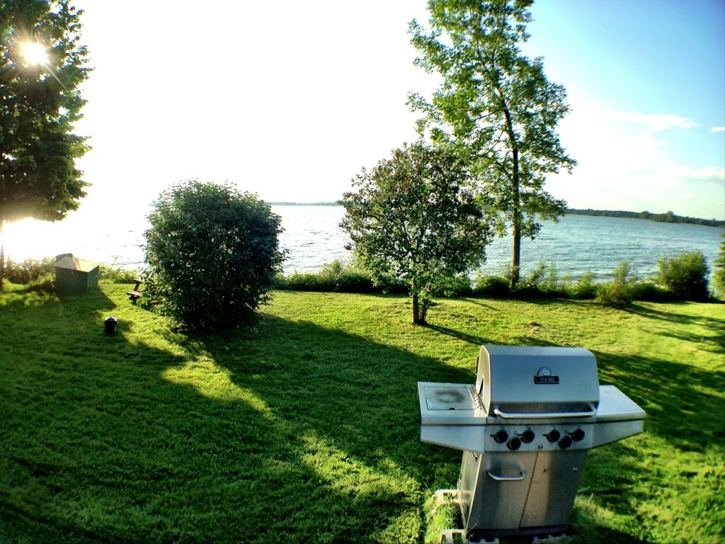 Wellers Bay Waterfront Cottage | 168B Prince Edward County Rd 39, Consecon, ON K0K 1T0, Canada | Phone: (647) 298-2287