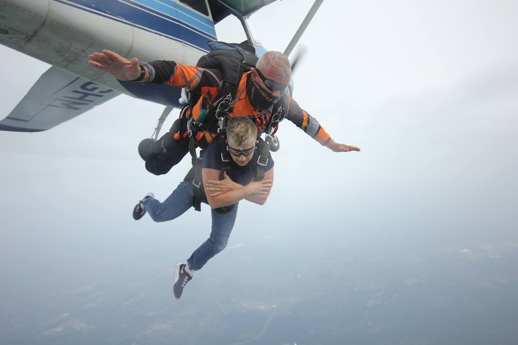 Skydive SWOOP | 461 ON-5, Dundas, ON L9H 5E2, Canada | Phone: (905) 628-4251