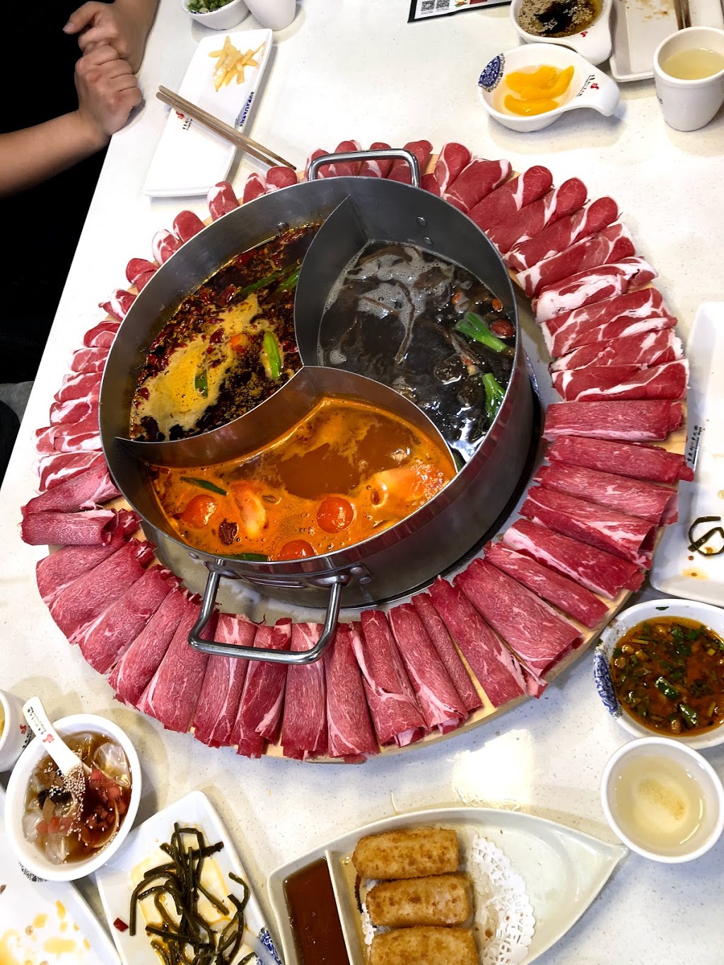 Liuyishou Hotpot Edmonton | 9700 105 Ave NW #168, Edmonton, AB T5H 4J1, Canada | Phone: (780) 425-8888