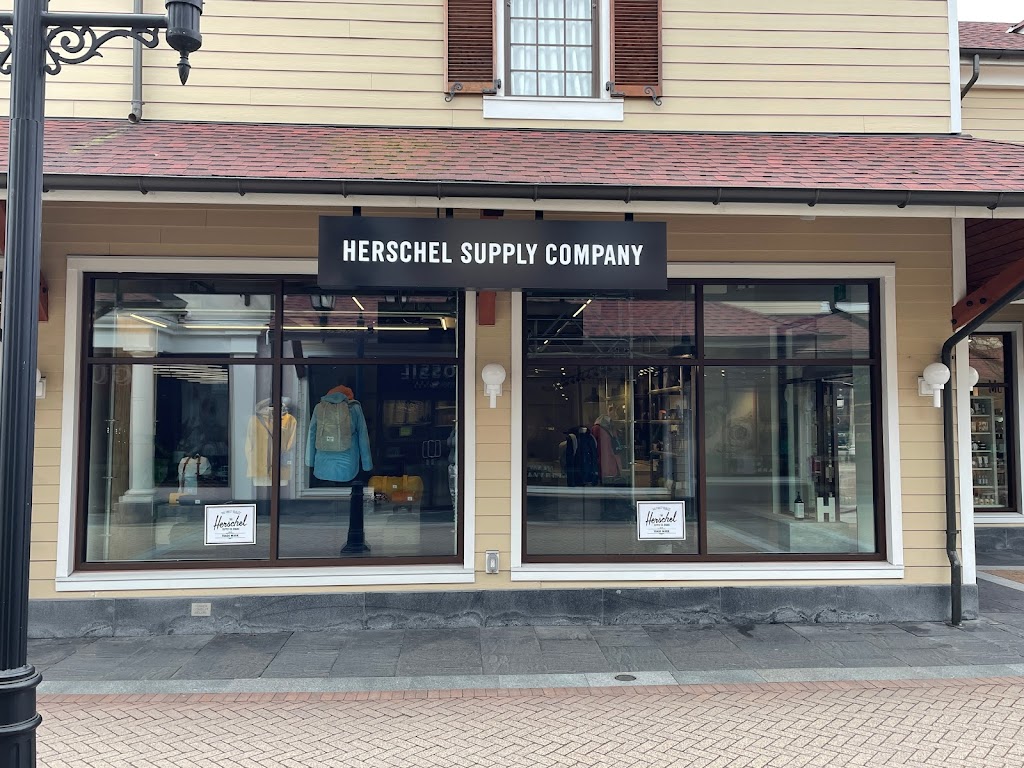 Herschel Supply Co. - McArthurGlen | 7899 Templeton Station Rd, Richmond, BC V7B 0B7, Canada | Phone: (604) 214-0421