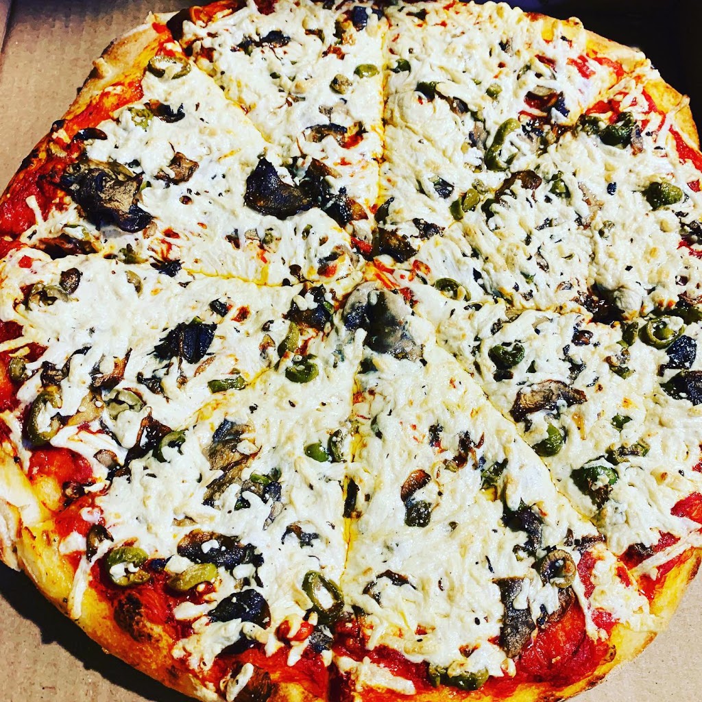 Dan Good Pizza | 5284 Nauvoo Rd, Watford, ON N0M 2S0, Canada | Phone: (519) 876-2828