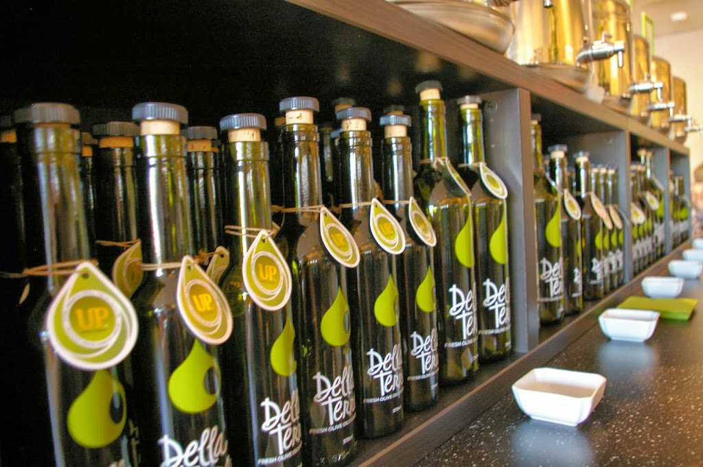 Della Terra | Fresh Olive Oil & Balsamic Tasting Bar | 211 Martindale Rd, St. Catharines, ON L2S 3V7, Canada | Phone: (905) 932-4007