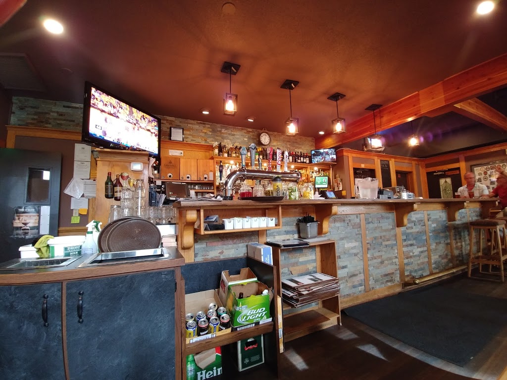 Squires Four Public House Ltd | 6301 Stickle Rd, Vernon, BC V1B 3R4, Canada | Phone: (250) 549-2144