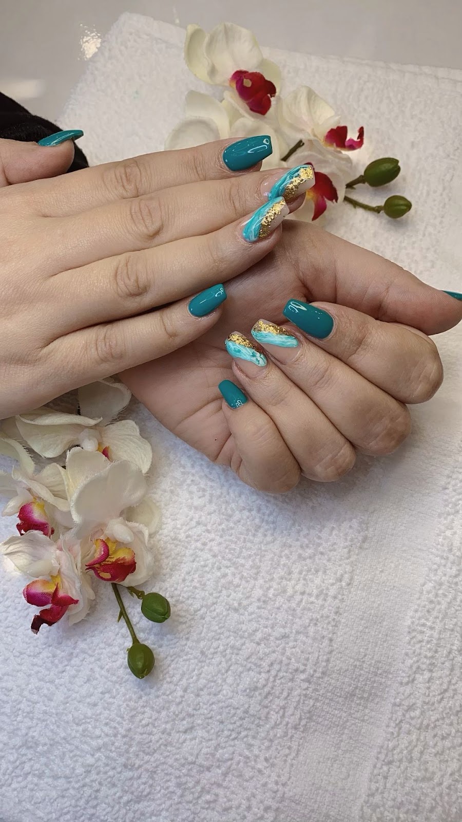 Suzy Nails And Spa | 265 Ironside Dr, Oakville, ON L6M 1S1, Canada | Phone: (289) 725-4846