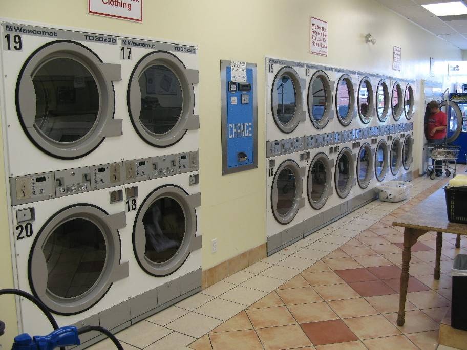 Spins Laundrymart | 320 McArthur Ave., Vanier, ON K1L 5G2, Canada | Phone: (613) 667-9209