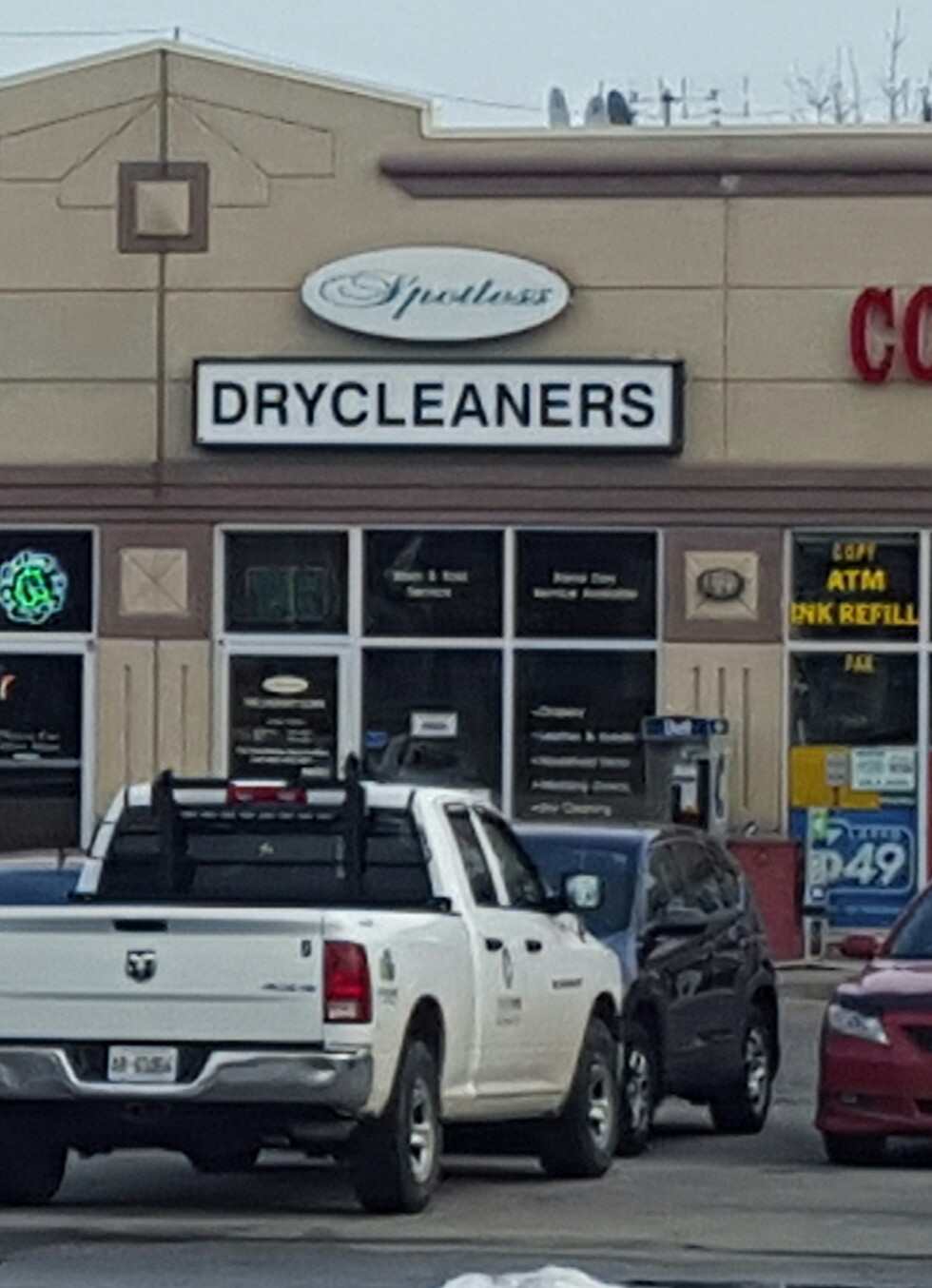 Spotless Dry Cleaners | 1900 Walkers Line, Burlington, ON L7M 4W5, Canada | Phone: (905) 331-1118