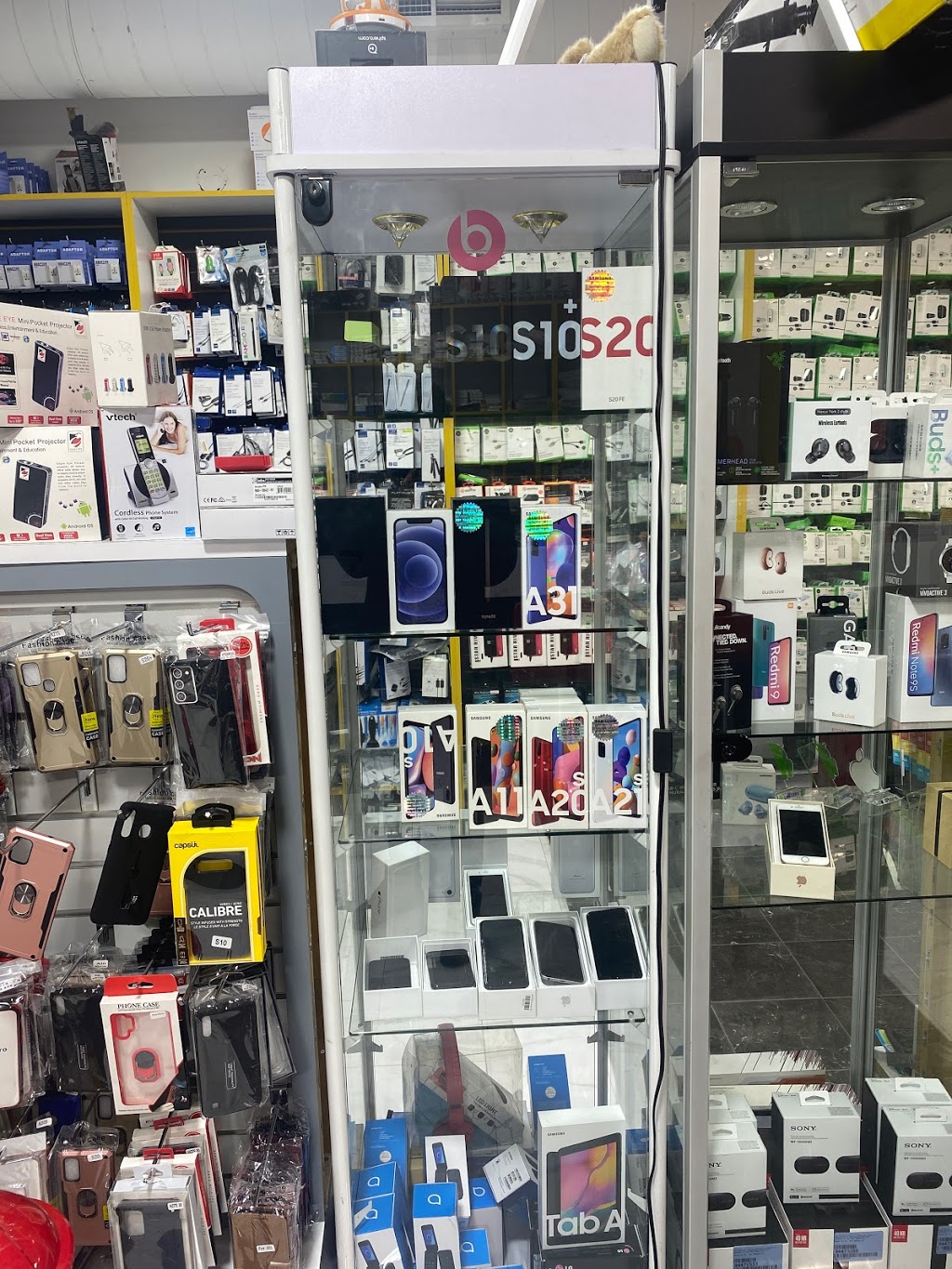 Cellucom Electronics Inc (Wholesale - Retail) | 5200 Dixie Rd Unit #52, Mississauga, ON L4W 1E4, Canada | Phone: (905) 212-9979