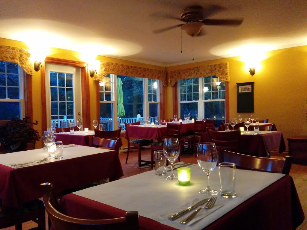 Auberge Restaurant La Casetta | 355 Rue Principale, Eastman, QC J0E 1P0, Canada | Phone: (450) 297-3840