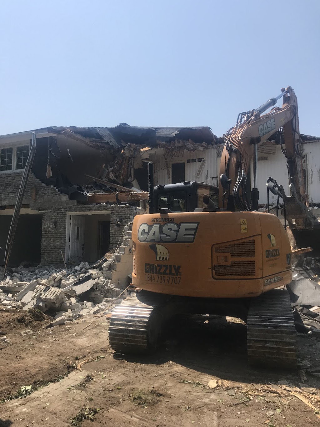 Grizzly Demolition and Excavation | 16966 Airport Rd, Caledon East, ON L7C 2X1, Canada | Phone: (844) 739-7707