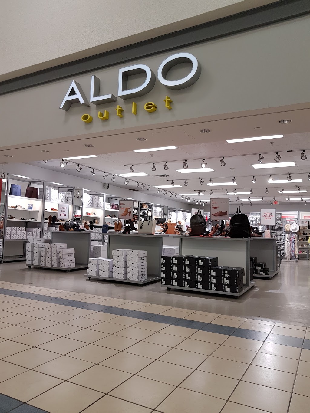 Aldo Outlet | 499 Main St S #8, Brampton, ON L6Y 1N7, Canada | Phone: (905) 796-0201