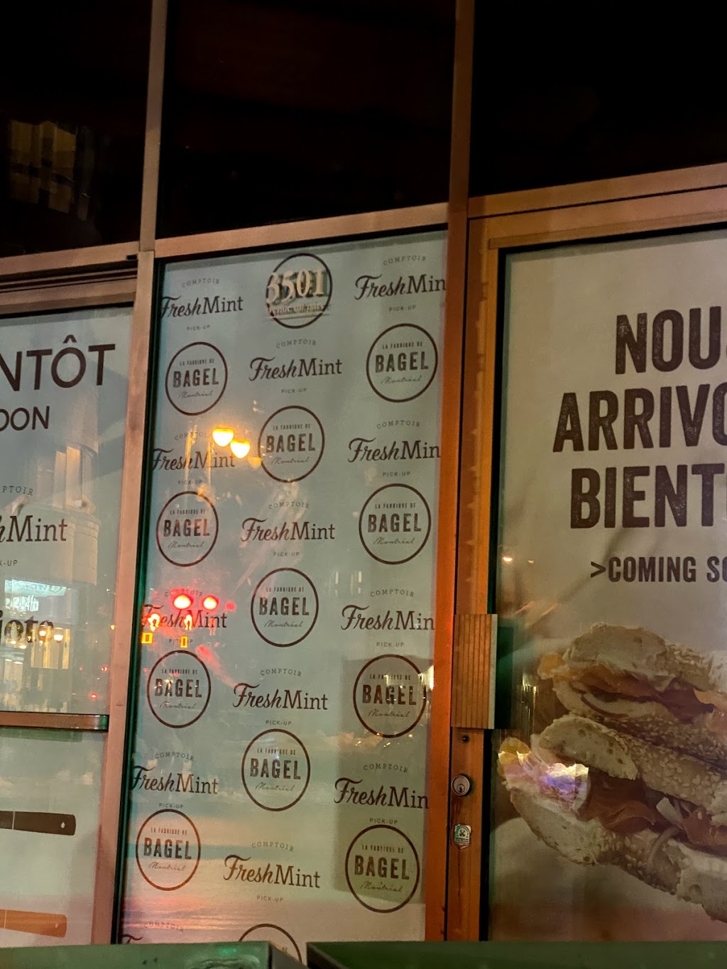 La Fabrique de Bagel Montréal | 3501 Av du Parc, Montréal, QC H2X 2H8, Canada | Phone: (514) 935-5553