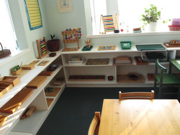 Canyon Springs Montessori | 2910 Walton Ave, Coquitlam, BC V3B 2W3, Canada | Phone: (604) 945-0566