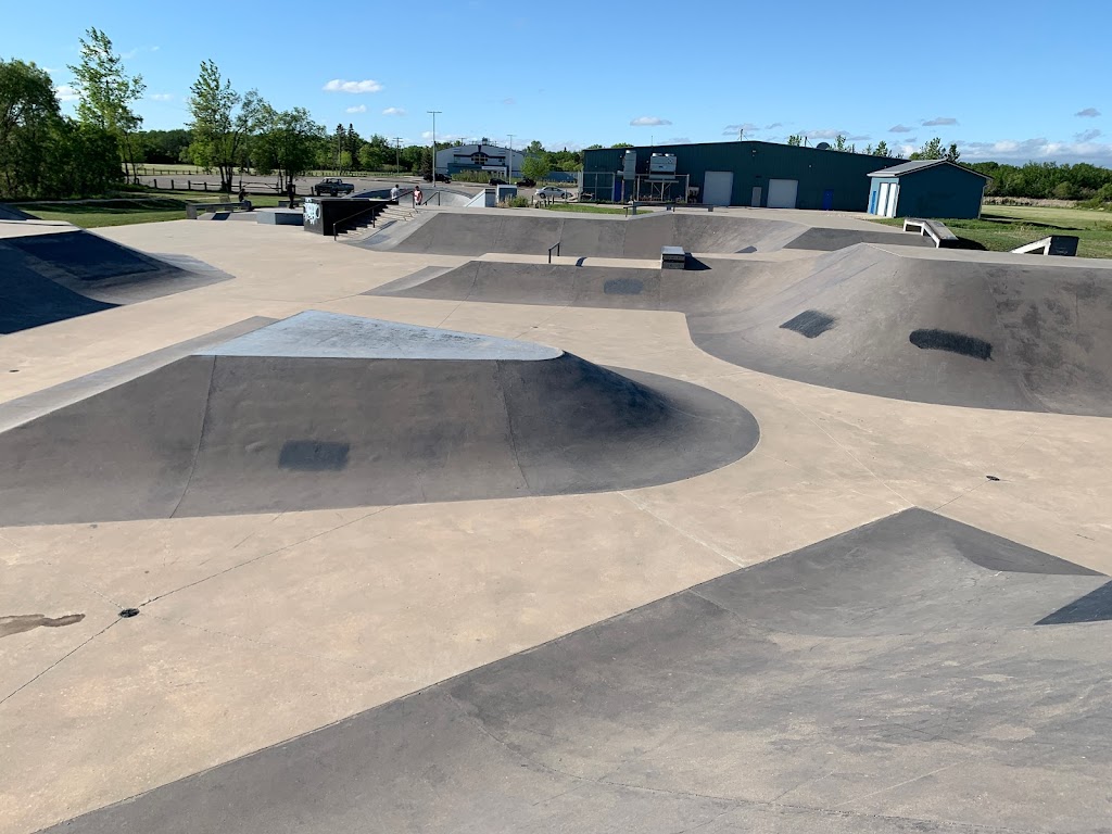 Michael Komenda Memorial Skatepark | Ridgewood South, Winnipeg, MB R3R, Canada | Phone: (604) 991-3798