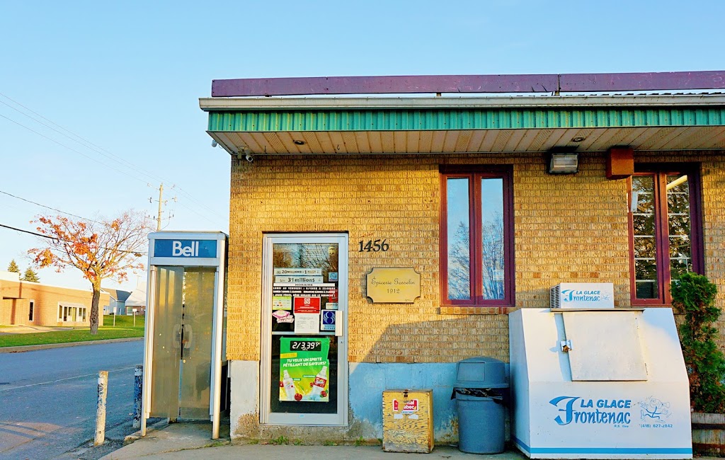 Épicerie P. E. Gosselin （Dépanneur） | 1456 Chemin Royal, Saint-Pierre, QC G0A 4E0, Canada | Phone: (418) 828-2382