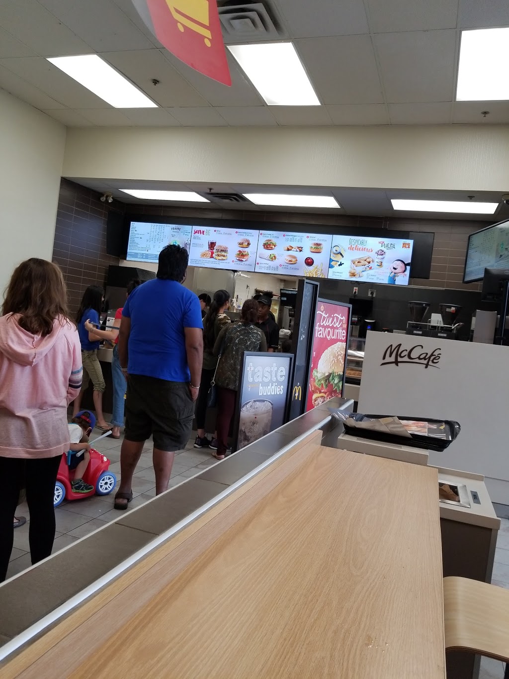 McDonalds | 3155 Argentia Rd, Mississauga, ON L5N 8E1, Canada | Phone: (905) 824-3728