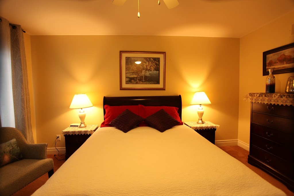 Charlottetown House Bed & Breakfast | 555 Victoria St, Niagara-on-the-Lake, ON L0S 1J0, Canada | Phone: (905) 220-1619