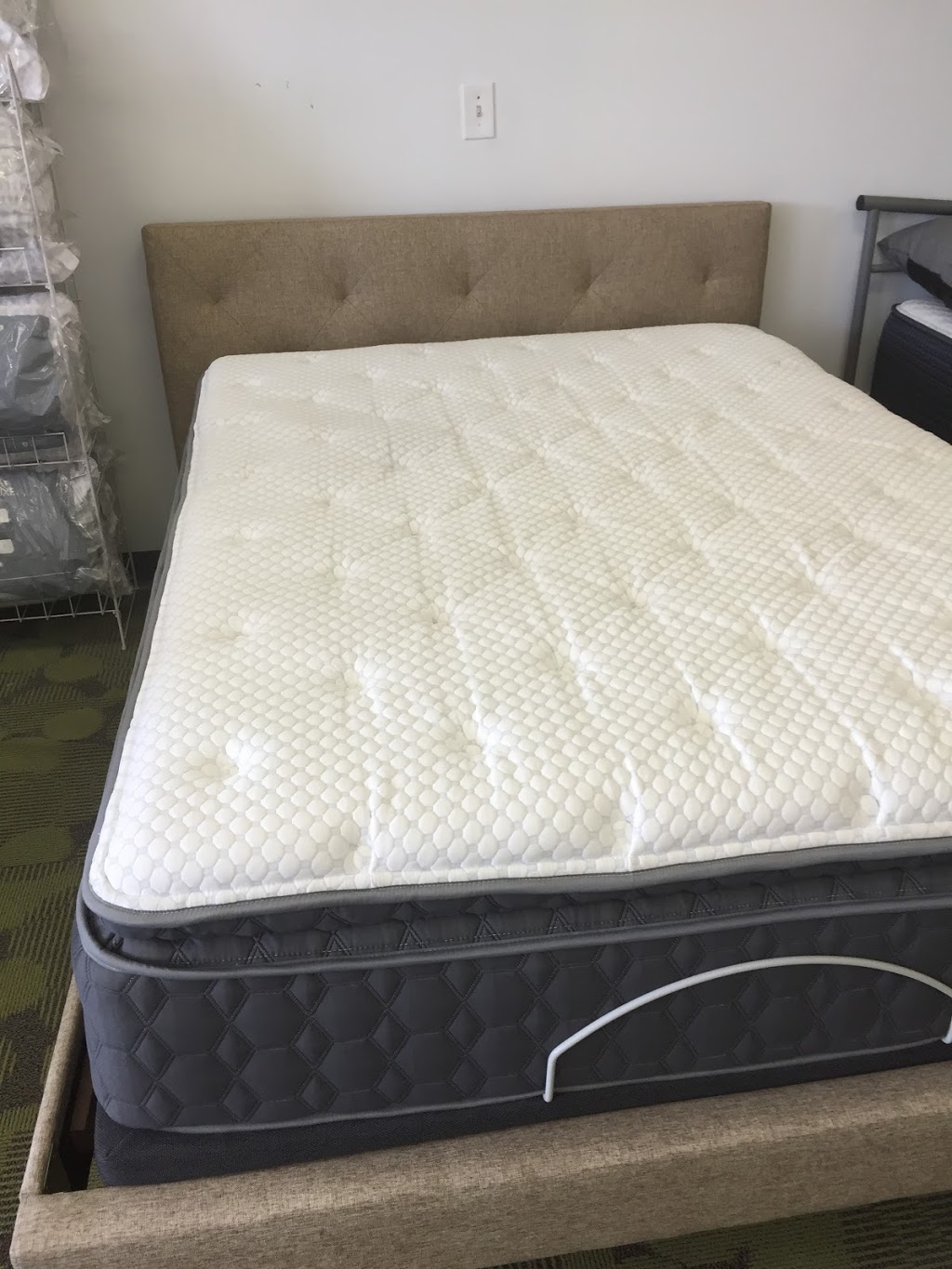 BoxDrop Mattress | 415 Lawrence Bell Dr, Williamsville, NY 14221, USA | Phone: (716) 861-0199