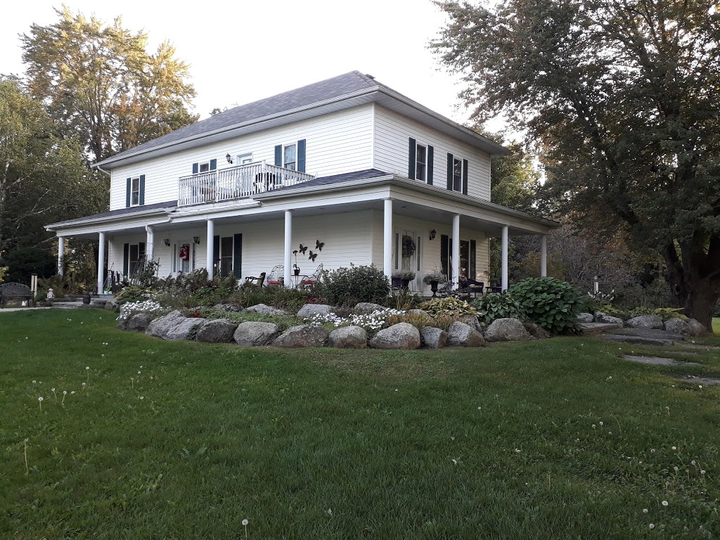 The Terrace Green B&B | 11952 County Rd 43, Winchester, ON K0C 2K0, Canada | Phone: (613) 774-2189