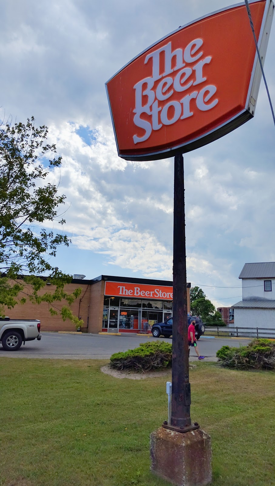 Beer Store | 240 Main St E, Dunnville, ON N1A 2X1, Canada | Phone: (905) 774-5423