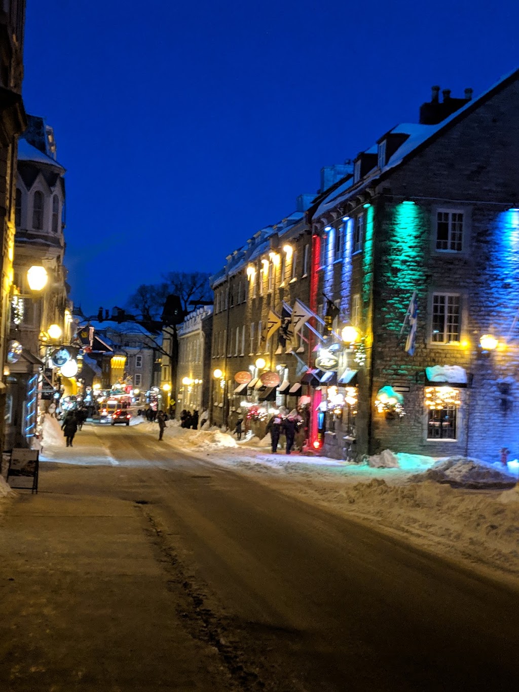 B&B Saint Louis | 82 Rue Saint Louis, Québec, QC G1R 3Z5, Canada | Phone: (418) 694-1101