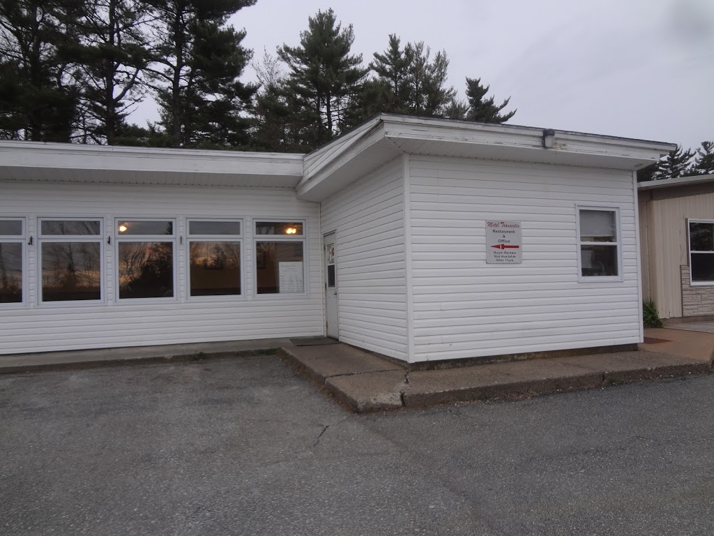 Transcotia Motel | Brooklyn Hwy 3, Region of Queens Municipality, NS B0J 1H0, Canada | Phone: (902) 354-3494